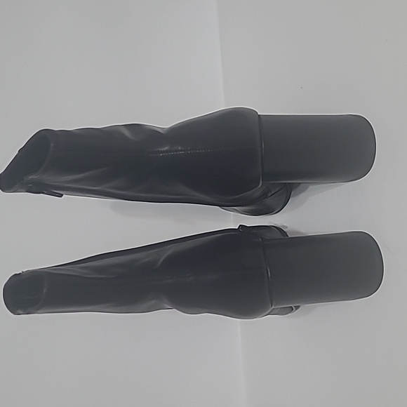 Elegant Black Women's Boots - Picture 7 of 9